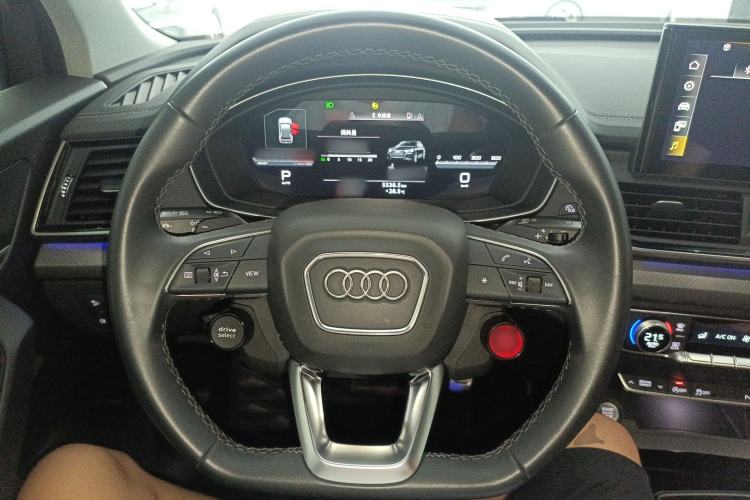 Used Audi Q5L 2022 40T Fashionable and Dynamic Model Steering Wheel