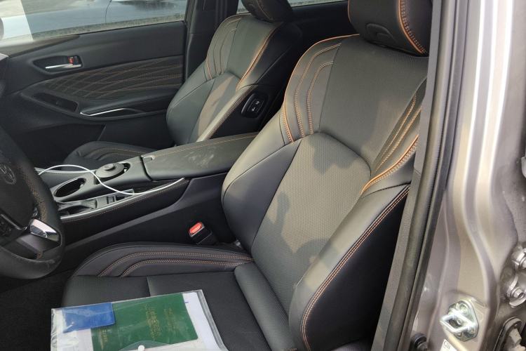 Used Toyota Avalon 2024 Dual-Motor 2.0L Luxury Edition
