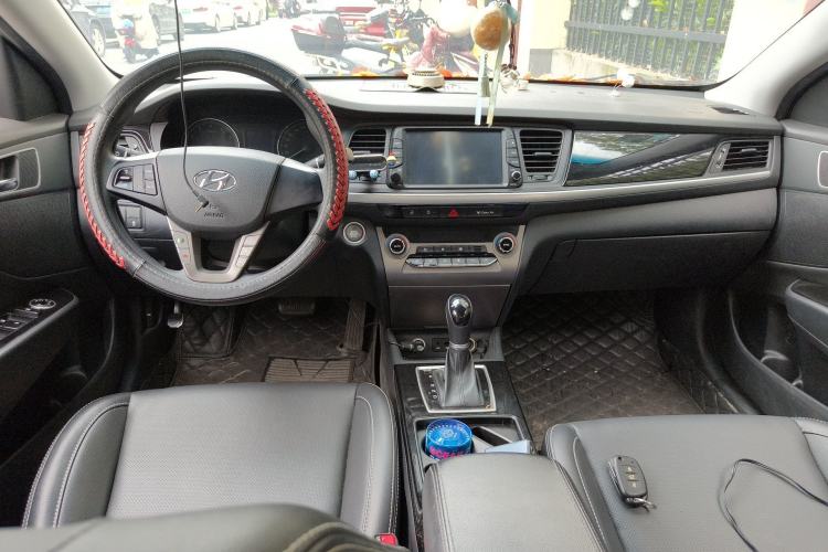 Used Hyundai Mistra 2017 1.6T Automatic Smart GLS China V Standard Center Console