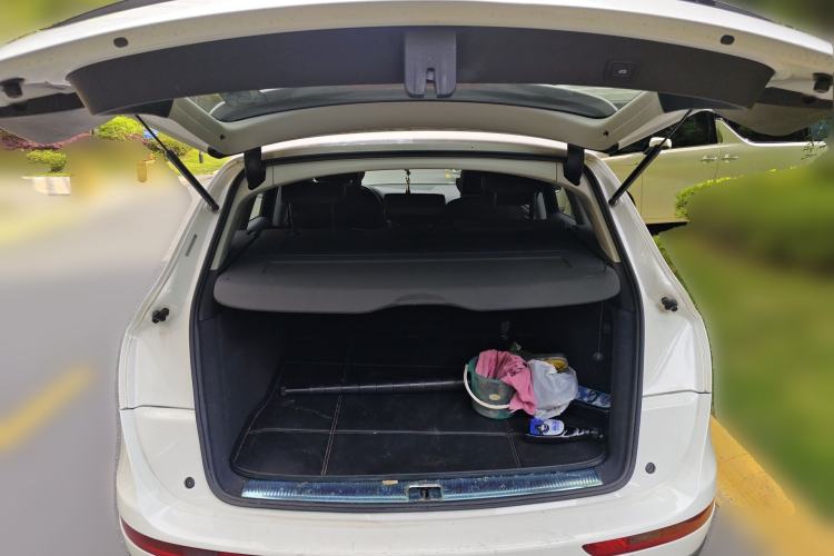 Used Audi Q5 2015 40 TFSI Comfort Model Trunk