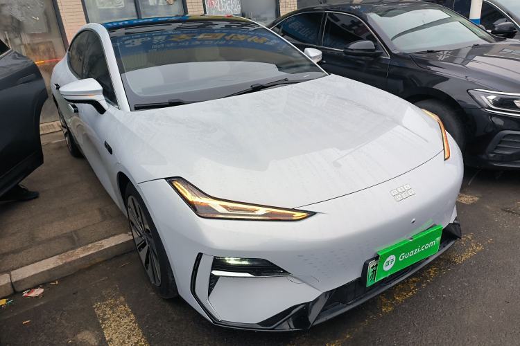 Used Geely Galaxy E8 2024 665 km Range Rear-Drive Starship Long-Range Version Front Right 45 Deg