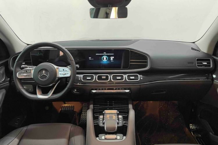 Used Mercedes-Benz GLS 2023 Second Facelift GLS 450 4MATIC Stylish Version Audio And AC Panel