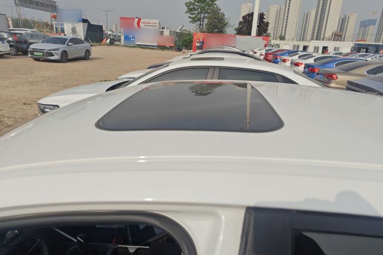 Used Geely Auto Emgrand 2022 4th Generation 1.5L Manual Luxury Model Roof