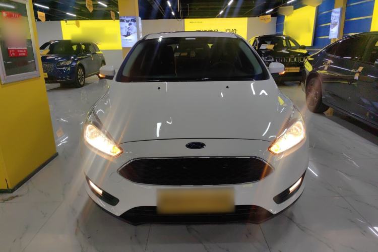 Used Ford Focus 2018 Hatchback Classic 1.6L Automatic Trendy SmartDrive Edition
