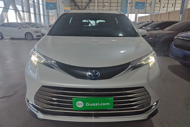 Used Toyota Sienna 2023 2.5L Hybrid Comfort Edition
