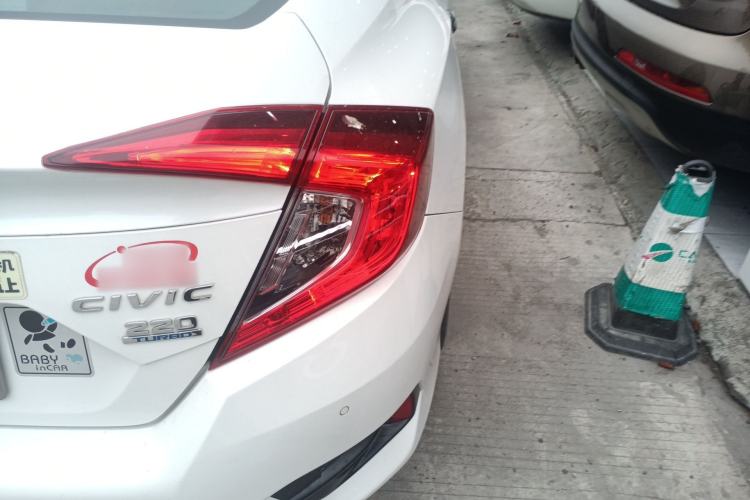 Used Honda Civic 2016 220TURBO CVT Prestige Edition
