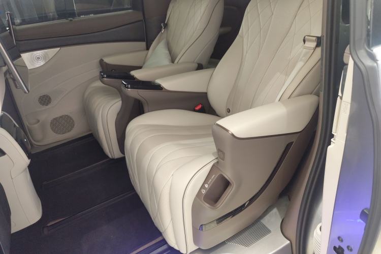 Used Denza D9 2022 DM-i 970 Four-Wheel Drive Flagship Model
