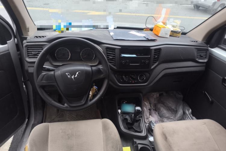 Used Wuling Hongguang V 2019 1.5L Standard Version China VI LAR
