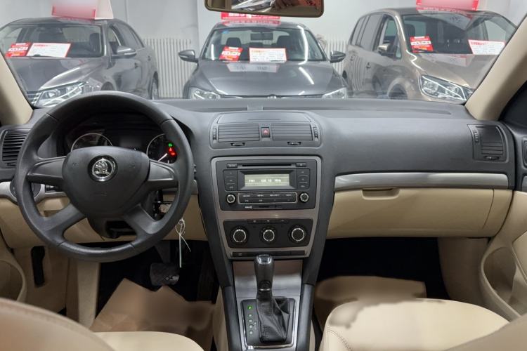 Used Skoda Octavia 2015 Classic Model 1.6L Automatic Yijie Version
