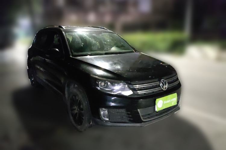 Used Volkswagen Tiguan 2015 1.8TSI Automatic Two-Wheel Drive Luxury Model Front Right 45 Deg