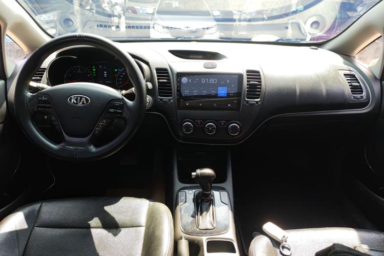 Used Kia K3 2016 1.6L Automatic GLS Center Console