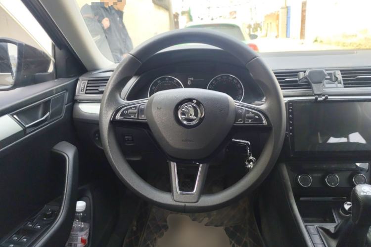 Used Skoda Superb 2016 TSI280 Manual Front-Drive Version
