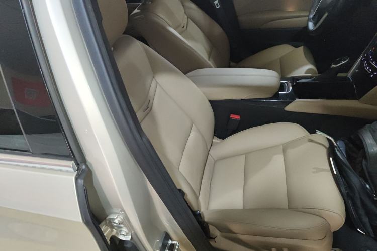 Used Cadillac XTS 2018 28T Luxury Edition Right Front Seat