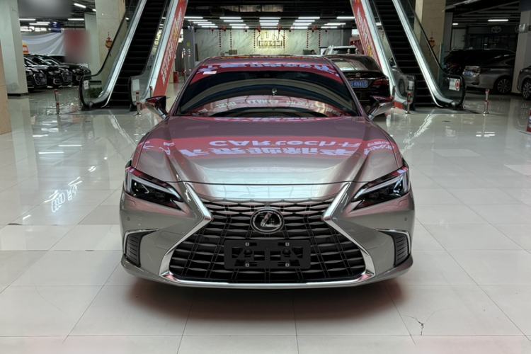 Used Lexus ES 2025 300h Deluxe Edition
