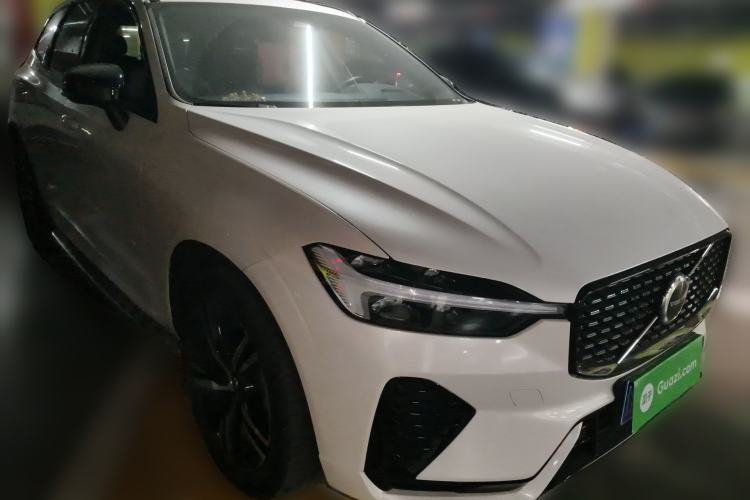 Used Volvo XC60 2022 B5 4x4 Smart & Advanced Sport Edition Front Right 45 Deg