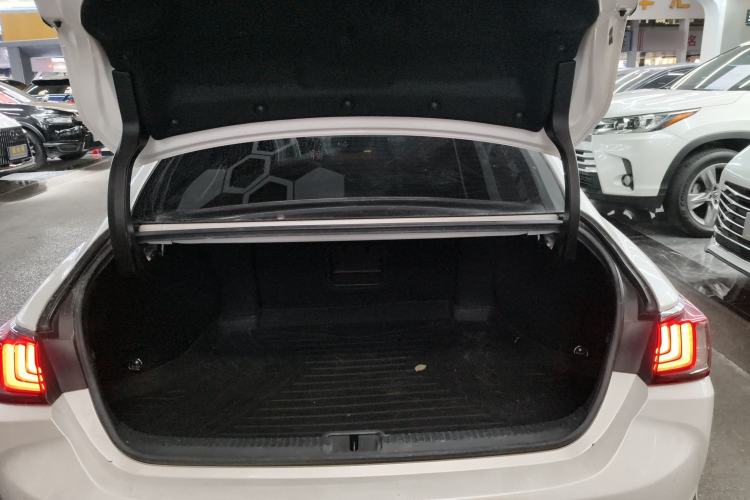 Used Lexus ES 2018 200 Excellence Edition China V Standard
