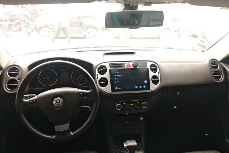 Used Volkswagen Tiguan 2009 2.0 TSI Luxury Edition Center Console