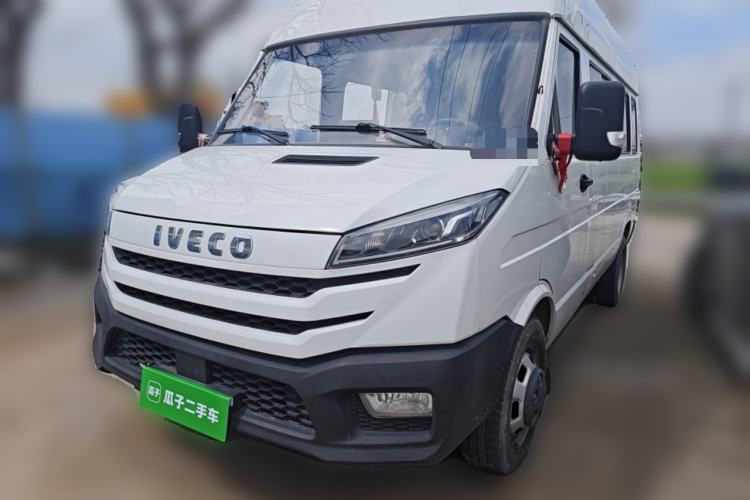 Used Iveco Daily 2023 2.5T A37M1 Long Wheelbase Mid-Roof Dual-Tire Side-Sliding Doors 5-9 Seats