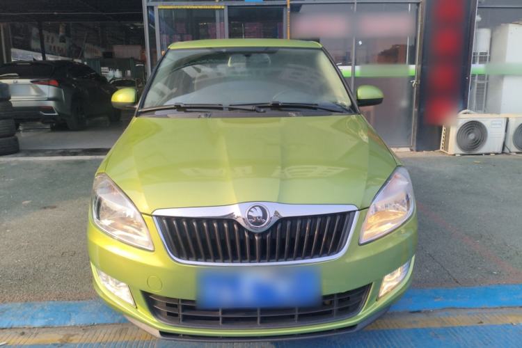 Used Skoda Fabia 2014 1.4L Automatic Crystal Edition