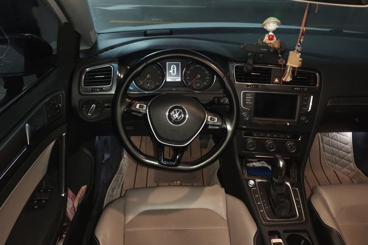 Used Volkswagen Golf 2017 230TSI Automatic Luxury Million-Vehicle Commemorative Edition
