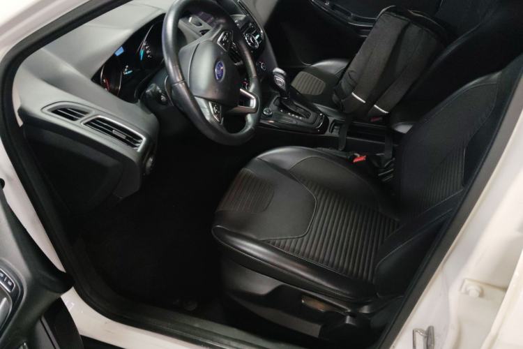 Used Ford Focus 2017 Hatchback 1.6L Automatic Fashion Edition Smart Drive Version