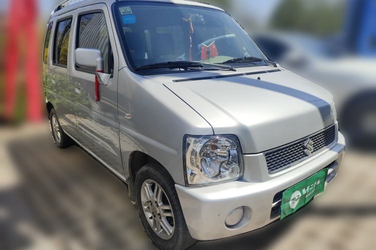 Used Suzuki Wagon R 2015 1.0L Manual Comfort Model Front Right 45 Deg