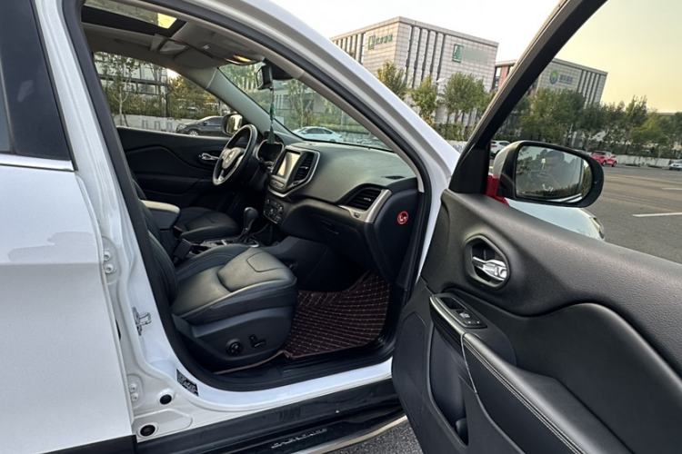 Used Jeep Cherokee 2017 2.4L Leading Smart Edition