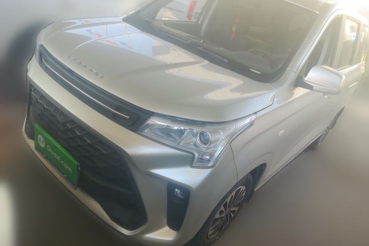 Used Dongfeng Fengon 380 2022 1.5L Luxury Edition Passenger Vehicle 5 Seats