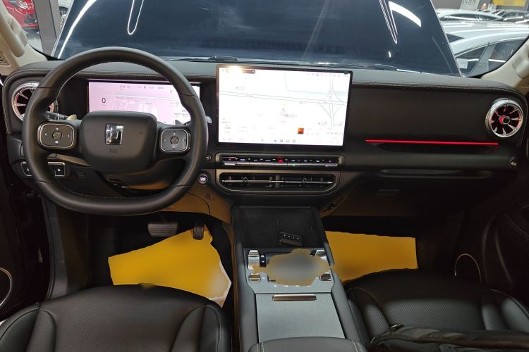 Used Tank 300 2025 2.0T Challenger Center Console