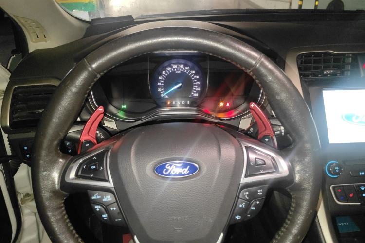 Used Ford Mondeo 2013 2.0L GTDi 200 Luxury Model Steering Wheel