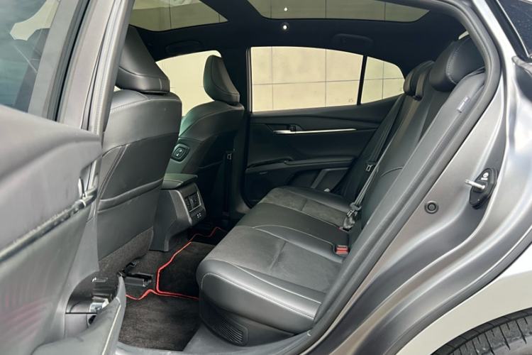 Used Toyota Camry 2025 Dual-Motor 2.0 HXS Glory Edition