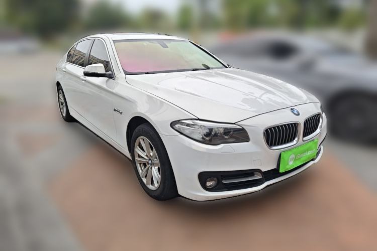 Used BMW 5 Series 2014 520Li Elegant Model Front Right 45 Deg