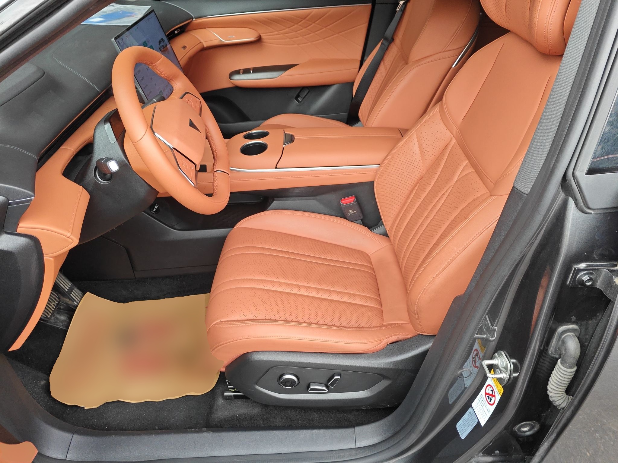 Переднее сиденье в автомобиле