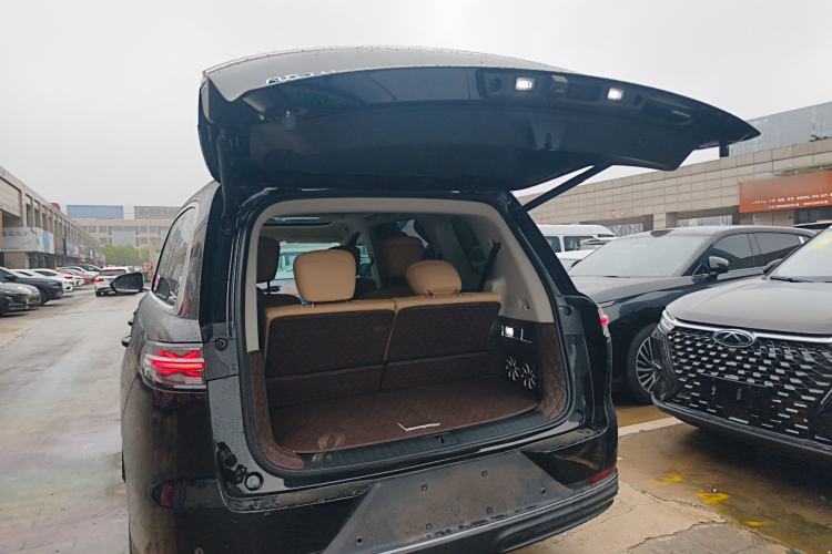 Used Chery Fengyun T11 2026 Model 220 All-Wheel Drive Family Fun Edition Trunk