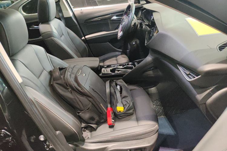 Used Buick Envision 2023 Encore Plus 652T Five-Seat All-Wheel-Drive Luxury Model Right Front Seat