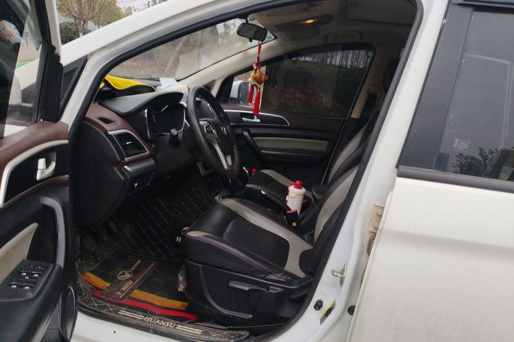 Used HYOSOW H3 2017 1.5L Manual Comfort Sunroof Version