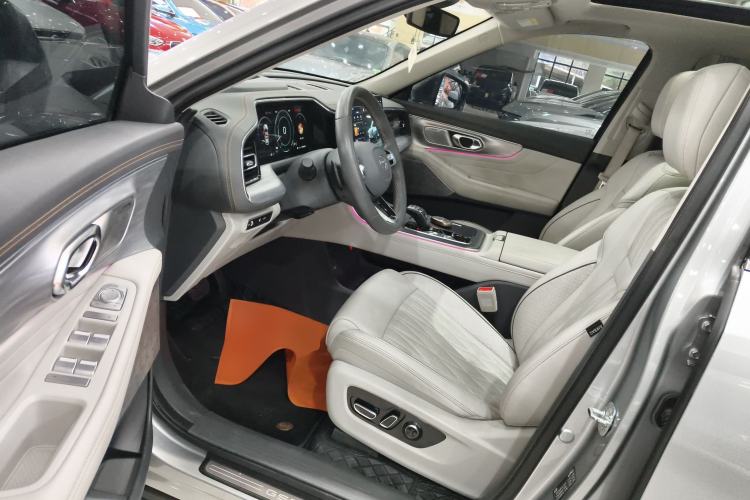 Used GAC Trumpchi GS8 2022 Flagship Series 2.0 TGDI Four-Wheel Drive Luxury Smart Connectivity Version (7 Seats)
