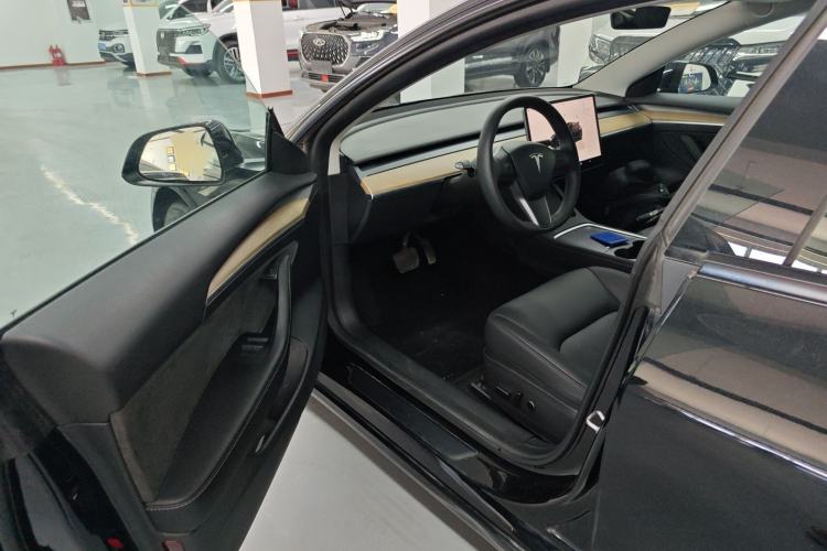 Used Tesla Model 3 2022 Rear-Wheel-Drive Version
