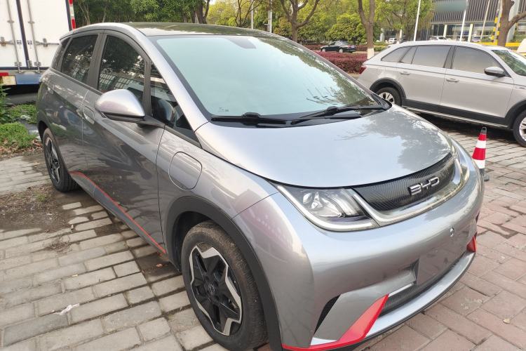 Used BYD Dolphin 2021 405 km Fashion Edition Front Right 45 Deg