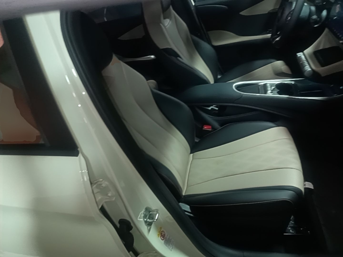 BYD Dolphin 2025 420km Free Edition — снимка 19