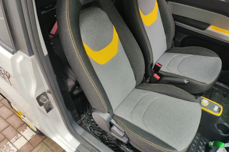 Used Chery QQ Ice Cream 2022 170km Sundae Phosphate Lithium-Ion Right Front Seat