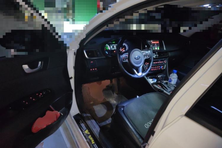 Used Kia K5 New Energy 2018 2.0L ZhiZun Edition Driver Seat