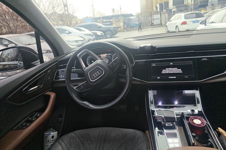 Used Audi Q7 2021 55 TFSI quattro S line Sport model
