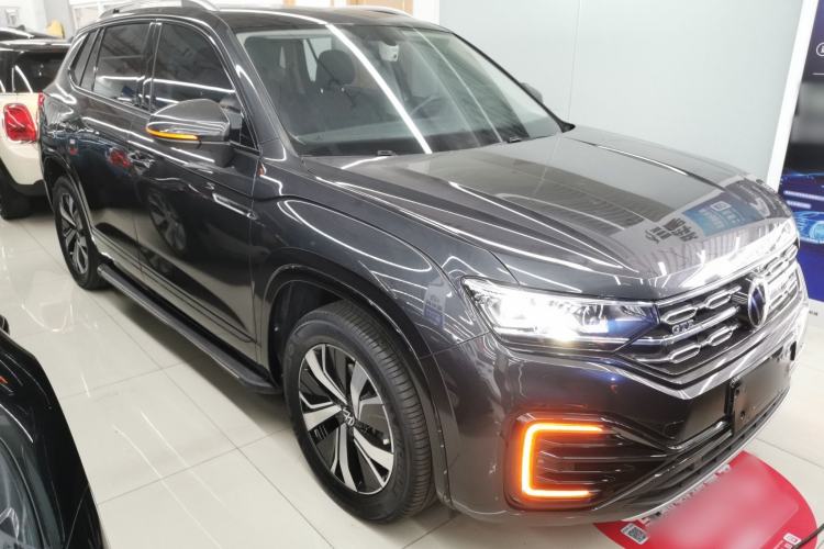 Used Volkswagen Tayron GTE Plug-in Hybrid 2020 1.4T Luxury Model Front Right 45 Deg