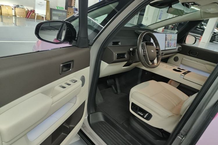 Used Li Auto MEGA 2024 Ultra Model
