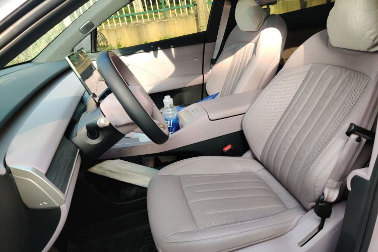 Used ONVO L60 2024 60 kWh Rear-Drive Version