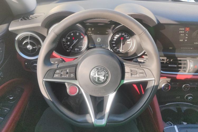 Used Alfa Romeo Stelvio 2017 2.0T 200HP Luxury Edition
