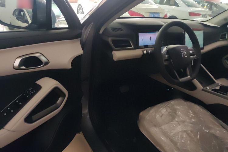 Used BYD Yuan UP 2025 Model 301KM Leading Version
