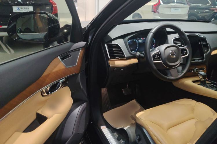 Used Volvo XC90 2019 T6 Zhiyi Edition 7-Seater China VI Standard
