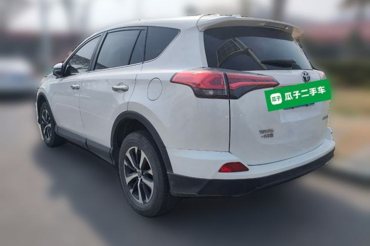 Used Toyota RAV4 2019 2.0L CVT Two-Wheel Drive Luxury Version China VI Standard Rear Left 45 Deg